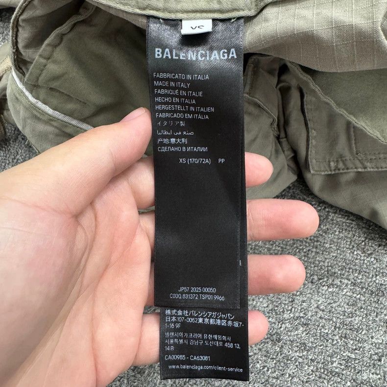 Balenciaga Balenciaga distressed detachable cargo pants Size US 44 / EU 60 - 4 Thumbnail
