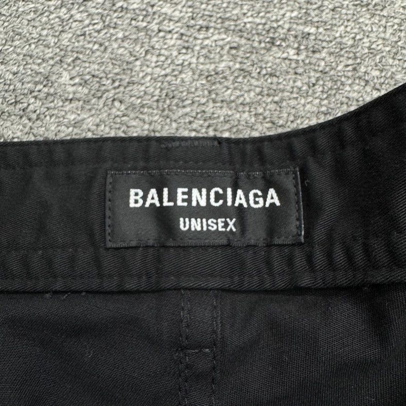Balenciaga Balenciaga game badge cargo shorts Size US 44 / EU 60 - 3 Thumbnail