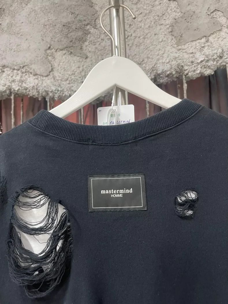 Maison Margiela Mastermind Distressed Short Sleeve T-Shirt Size US S / EU 44-46 / 1 - 3 Thumbnail