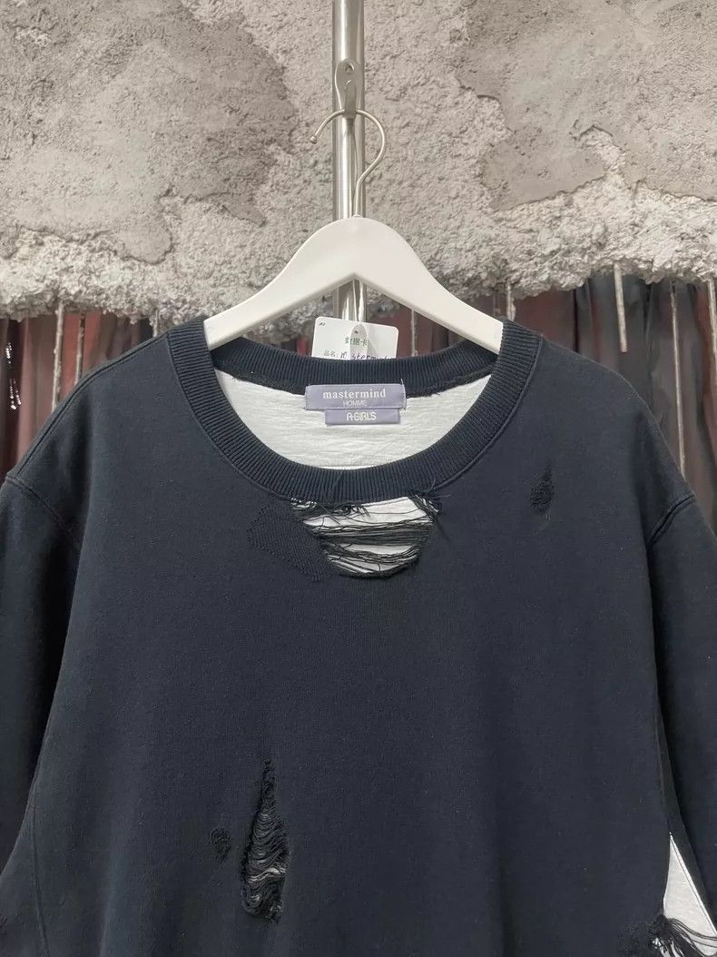 Maison Margiela Mastermind Distressed Short Sleeve T-Shirt Size US S / EU 44-46 / 1 - 4 Thumbnail