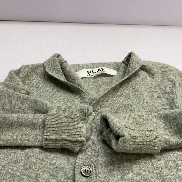 Comme des Garcons PLAY Comme des Garçons Play Gray Logo Sweater for Men 0079 Size US S / EU 44-46 / 1 - 8 Thumbnail