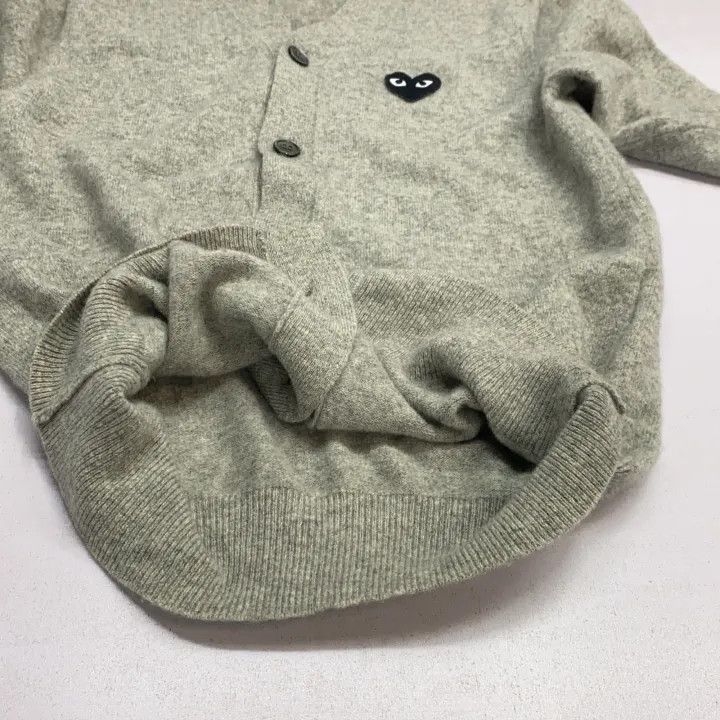 Comme des Garcons PLAY Comme des Garçons Play Gray Logo Sweater for Men 0079 Size US S / EU 44-46 / 1 - 12 Thumbnail