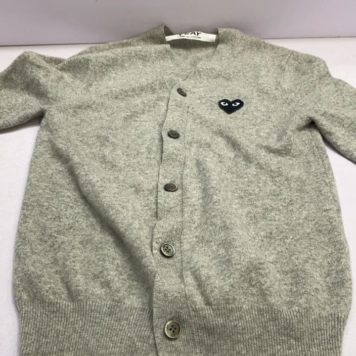Comme des Garcons PLAY Comme des Garçons Play Gray Logo Sweater for Men 0079 Size US S / EU 44-46 / 1 - 7 Thumbnail