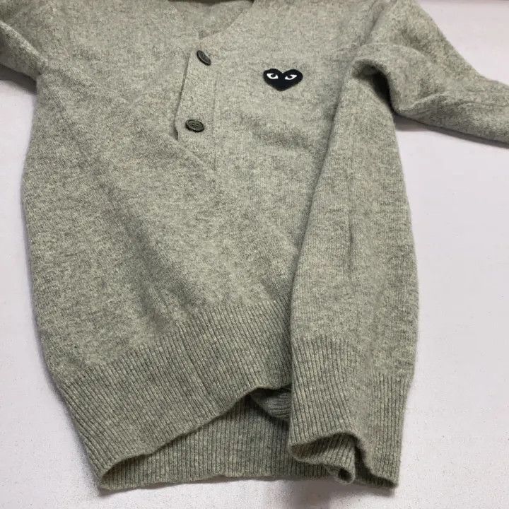 Comme des Garcons PLAY Comme des Garçons Play Gray Logo Sweater for Men 0079 Size US S / EU 44-46 / 1 - 11 Thumbnail