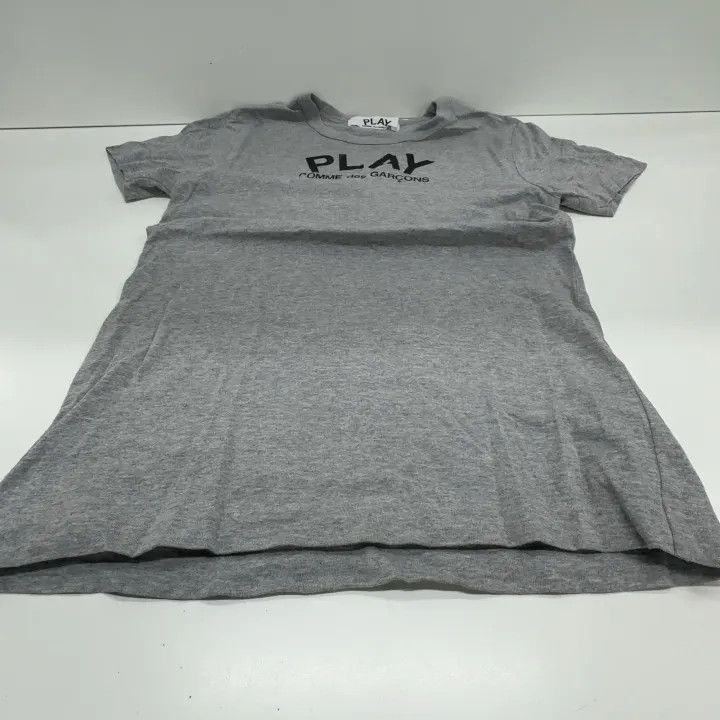 Comme des Garcons PLAY Comme des Garçons Play Grey Heart Logo Tee 0079 Size L / US 10 / IT 46 - 8 Thumbnail