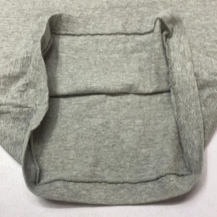 Comme des Garcons PLAY Comme des Garçons Play Gray Heart T-Shirt 0079 Size S / US 4 / IT 40 - 9 Thumbnail