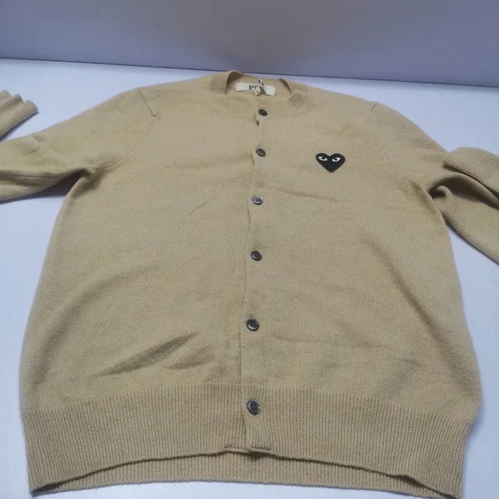 Comme des Garcons PLAY Comme des Garçons Play Beige Heart Cardigan 0079 Size L / US 10 / IT 46 - 12 Thumbnail