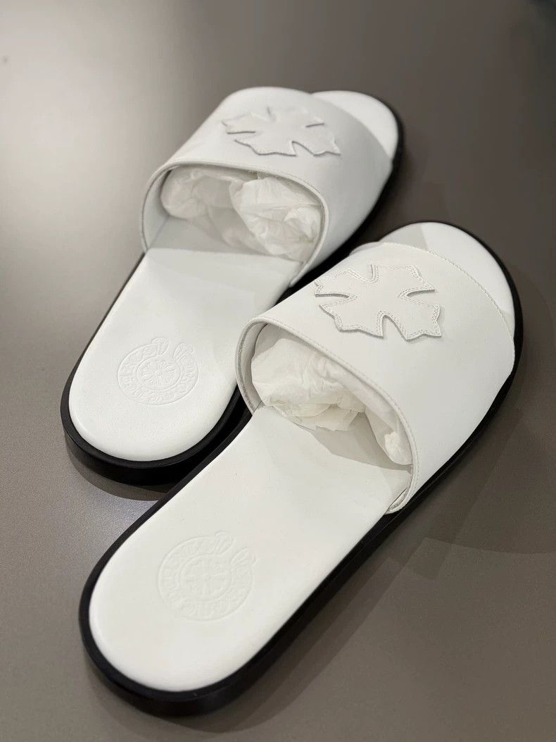 Chrome Hearts chrome hearts white leather slides Size US 15 / EU 48 - 2 Thumbnail