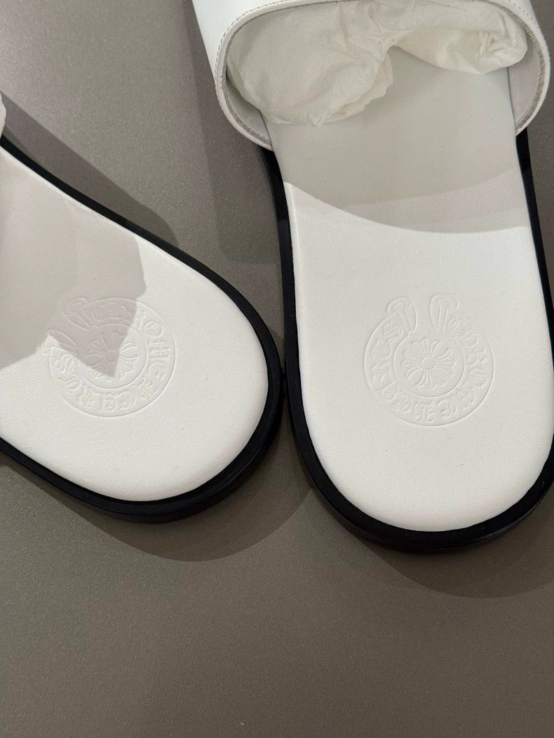 Chrome Hearts chrome hearts white leather slides Size US 15 / EU 48 - 3 Thumbnail