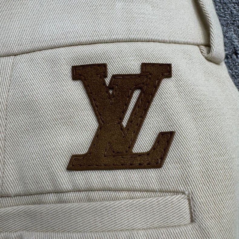 Louis Vuitton louis vuitton suede wide leg pants Size US 44 / EU 60 - 3 Thumbnail