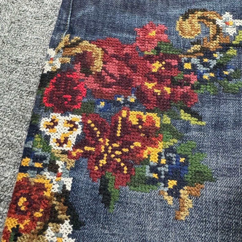 Dolce & Gabbana DG embroidered floral distressed jeans Size US 44 / EU 60 - 3 Thumbnail