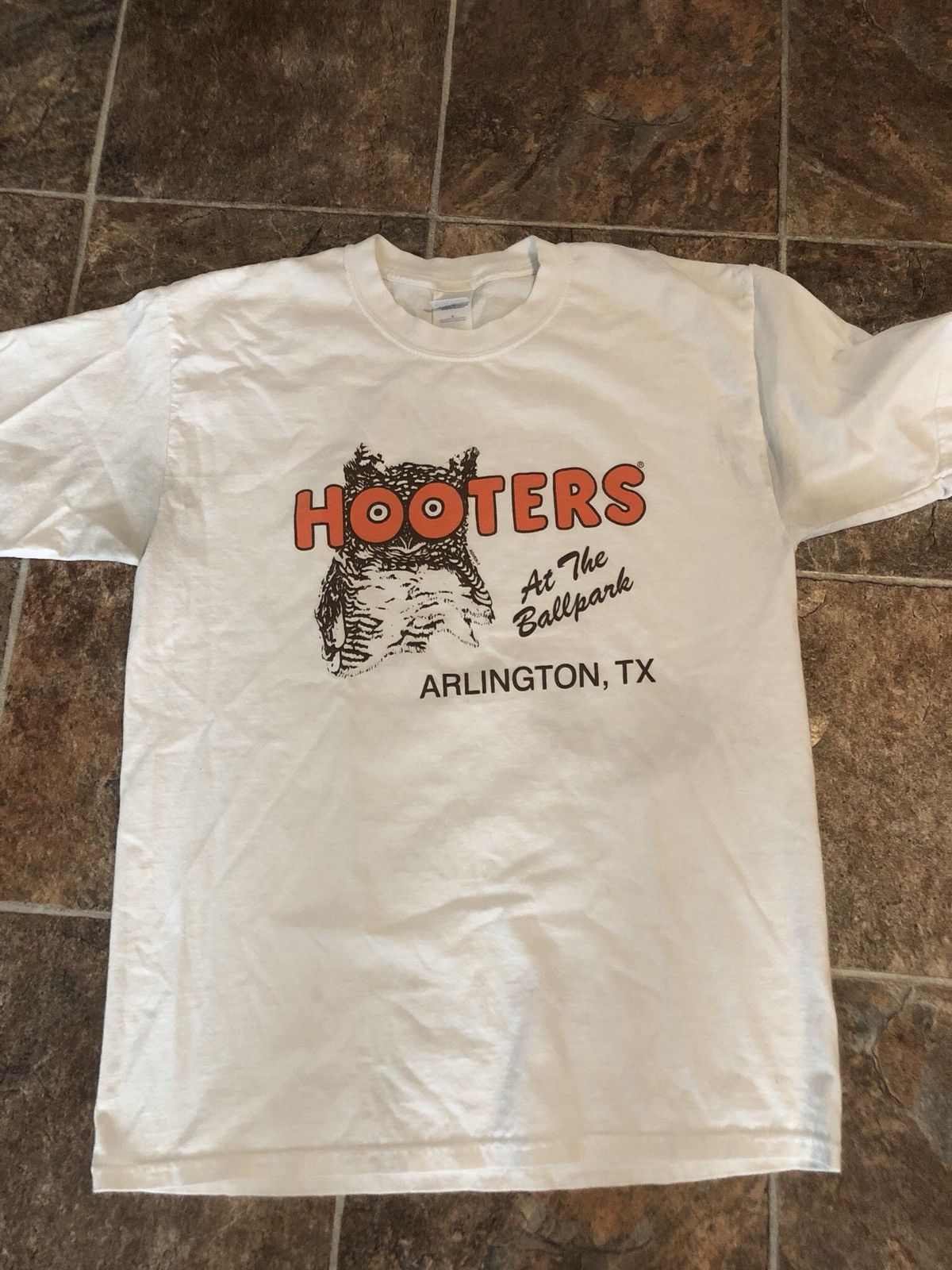 Vintage Vintage Hooters Shirt | Grailed