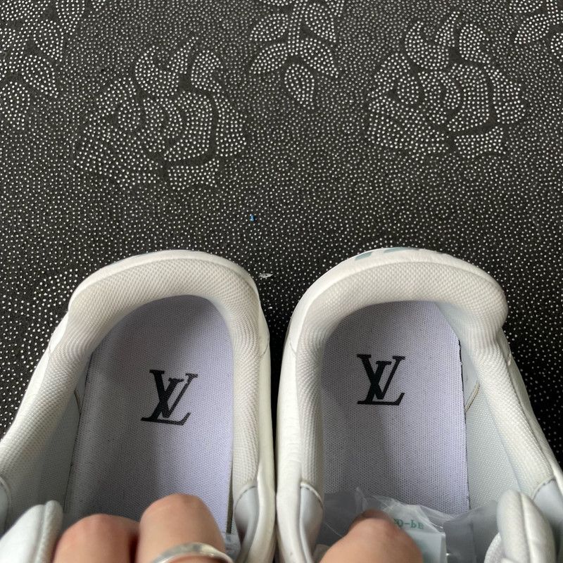 Louis Vuitton Louis Vuitton Trainer Low Top Sneakers for Women 0079 Size US 8 / IT 38 - 9 Thumbnail