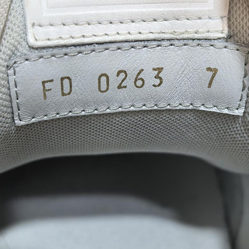 Louis Vuitton Louis Vuitton White Leather Low-Top Sneakers 0079 Size US 10 / IT 40 - 6 Thumbnail