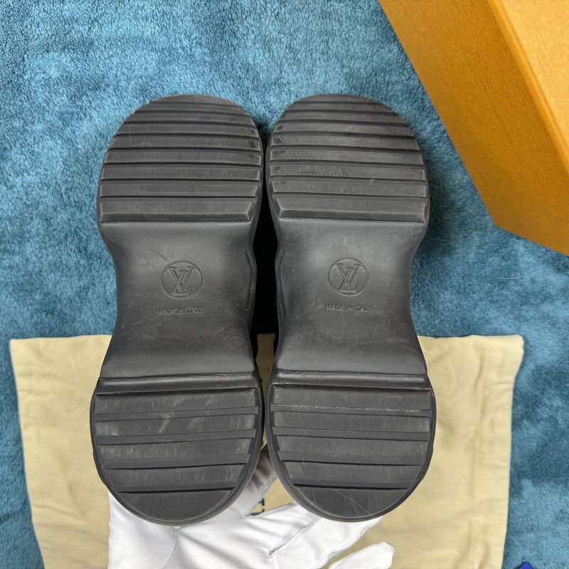 Louis Vuitton Louis Vuitton Archlight Running Shoes for Women 0079 Size US 5 / IT 35 - 4 Thumbnail