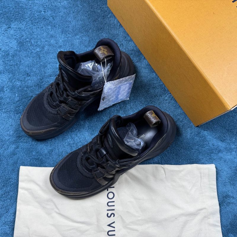Louis Vuitton Louis Vuitton Archlight Running Shoes for Women 0079 Size US 5 / IT 35 - 6 Thumbnail