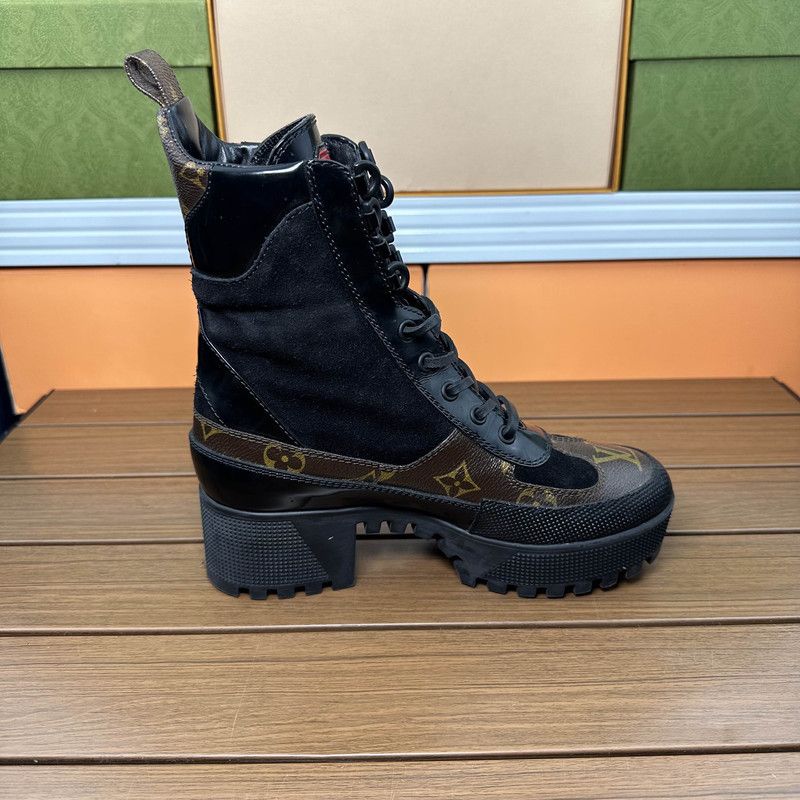 Louis Vuitton Louis Vuitton Stylish Comfortable Black Ankle Boots 0079 Size US 4 / IT 34 - 9 Thumbnail
