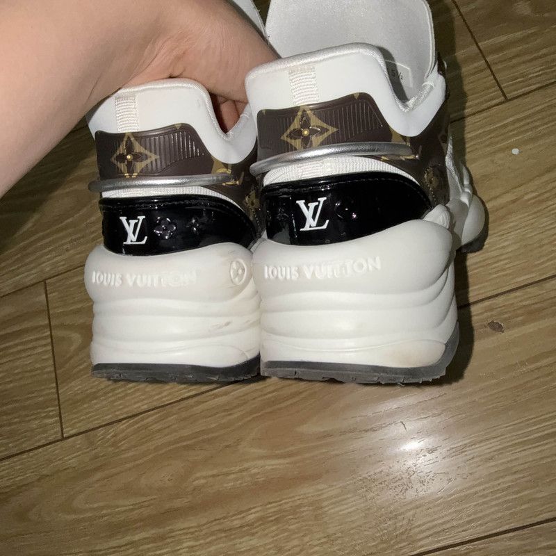 Louis Vuitton Louis Vuitton Run 55 Comfortable Casual Sneakers 0079 Size US 5 / IT 35 - 6 Thumbnail