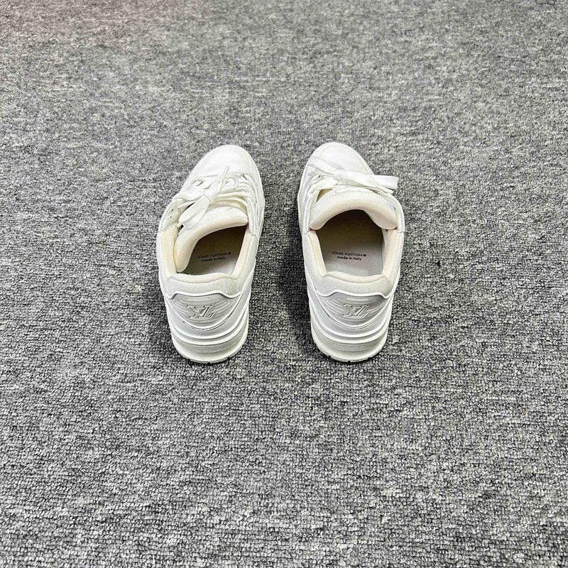 Louis Vuitton Louis Vuitton White Leather Low-Top Trainers 0079 Size US 6 / IT 36 - 3 Thumbnail