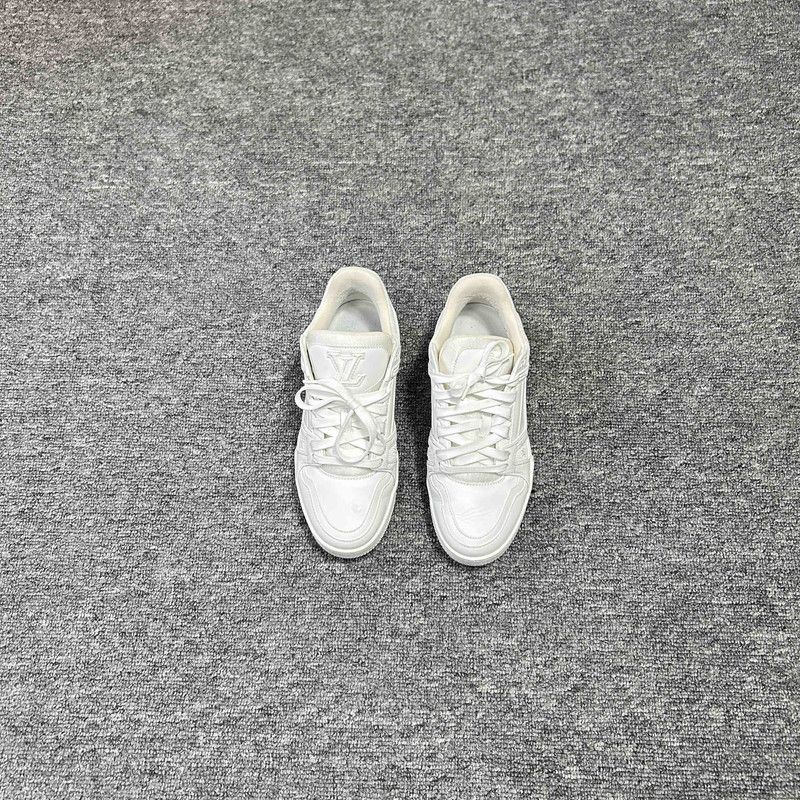 Louis Vuitton Louis Vuitton White Leather Low-Top Trainers 0079 Size US 6 / IT 36 - 2 Thumbnail