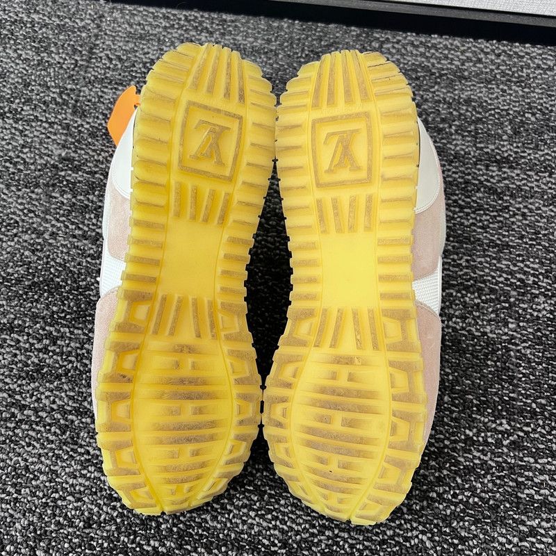 Louis Vuitton Louis Vuitton Run Away Low Top Sneakers for Women 0079 Size US 7 / IT 37 - 4 Thumbnail