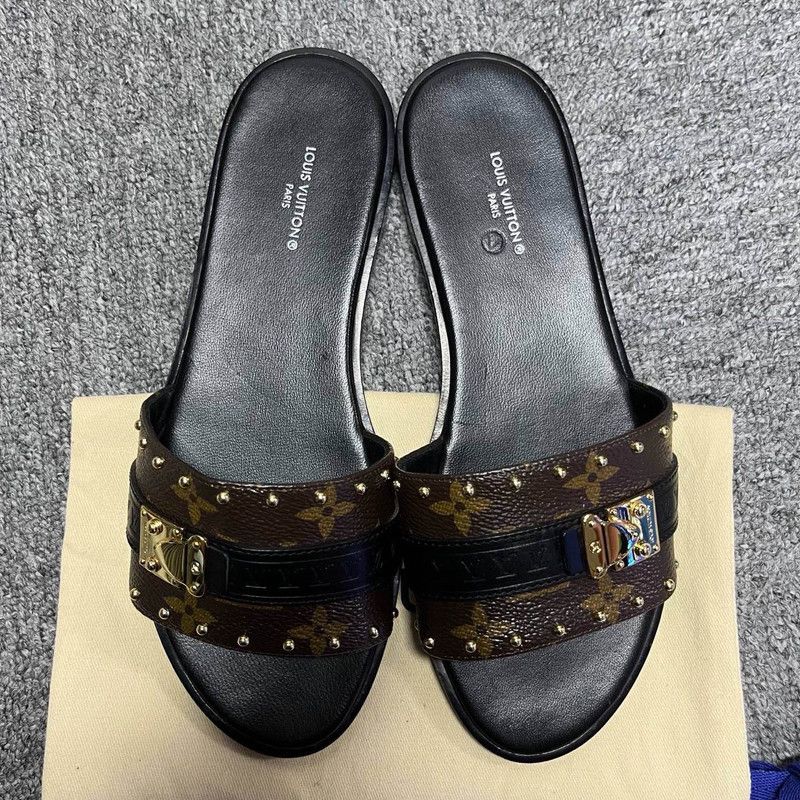 Louis Vuitton Louis Vuitton Lock It Brown Slide Sandals 0079 Size US 6 / IT 36 - 2 Thumbnail
