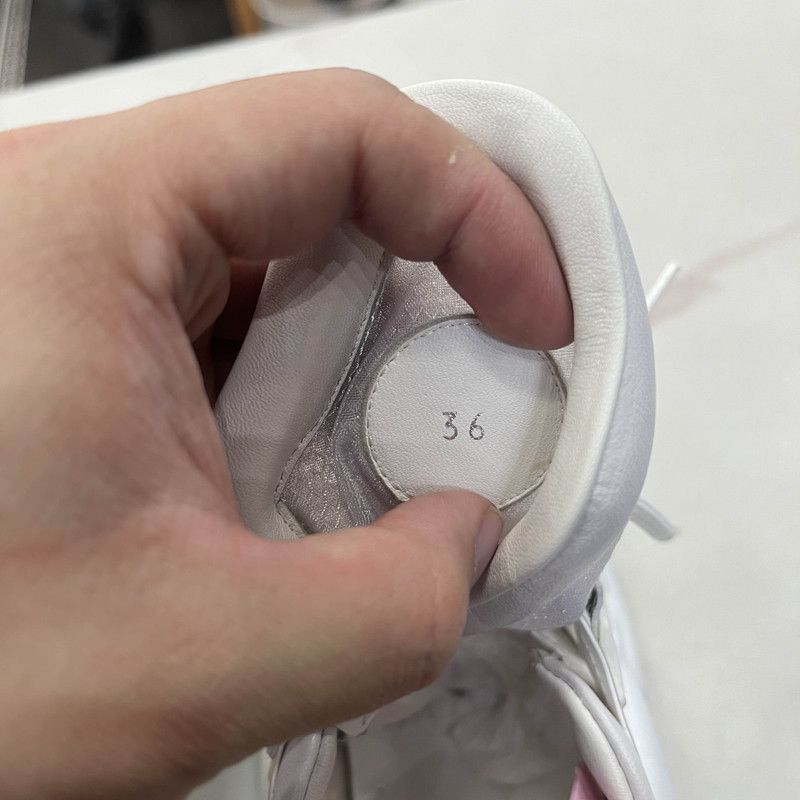 Louis Vuitton Louis Vuitton Archlight White Sneakers for Women 0079 Size US 6 / IT 36 - 5 Thumbnail