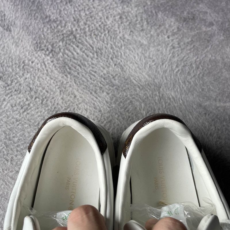 Louis Vuitton Louis Vuitton Low-Top Fashion Sneakers for Women 0079 Size US 6 / IT 36 - 9 Thumbnail
