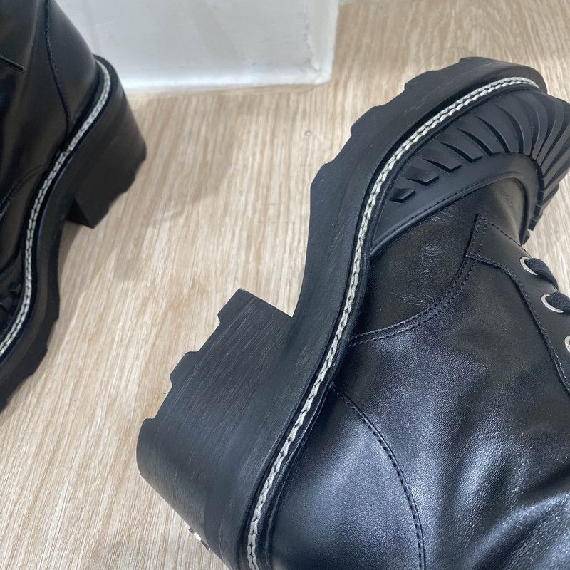 Louis Vuitton Louis Vuitton Black Beaubourg Ankle Boots for Women 0079 Size US 6 / IT 36 - 12 Thumbnail