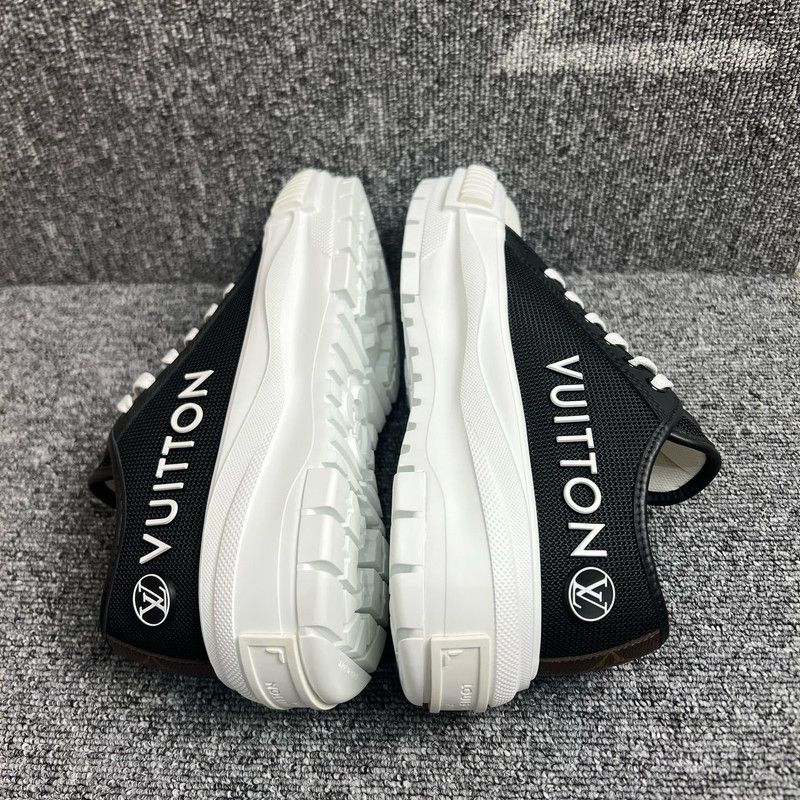 Louis Vuitton Louis Vuitton Squad Comfortable Casual Sneakers for Women 0079 Size US 6 / IT 36 - 6 Thumbnail