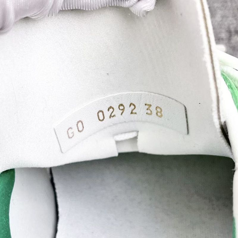 Louis Vuitton Louis Vuitton Run 55 Green White Sneakers 0079 Size US 7 / IT 37 - 7 Thumbnail
