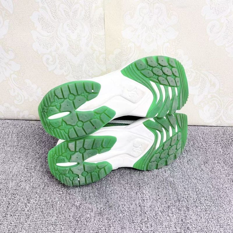 Louis Vuitton Louis Vuitton Run 55 Green White Sneakers 0079 Size US 7 / IT 37 - 9 Thumbnail
