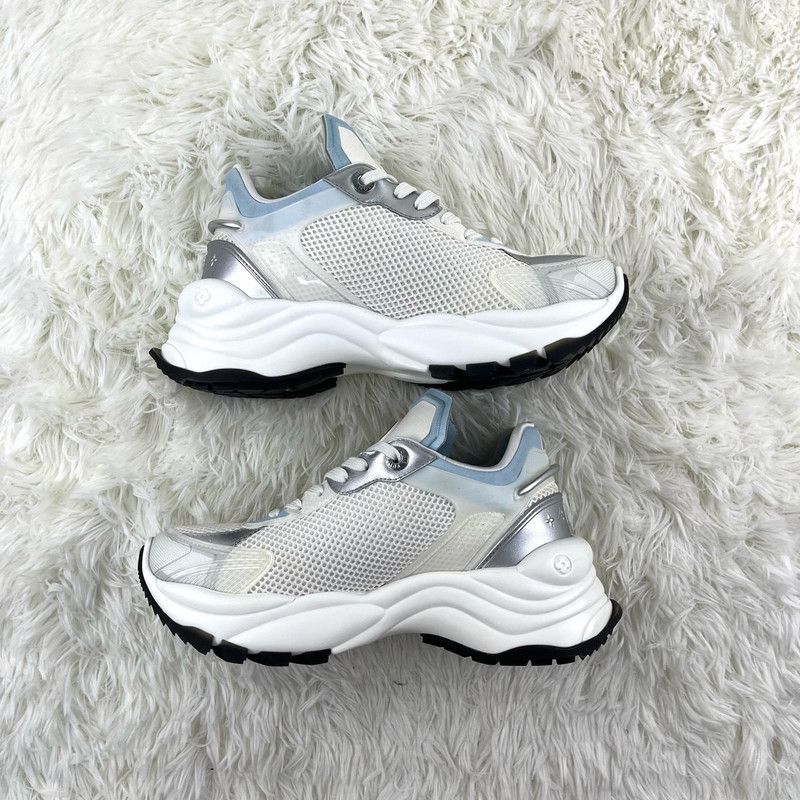 Louis Vuitton Louis Vuitton Run 55 Low Top Sneakers for Women 0079 Size US 5 / IT 35 - 7 Thumbnail