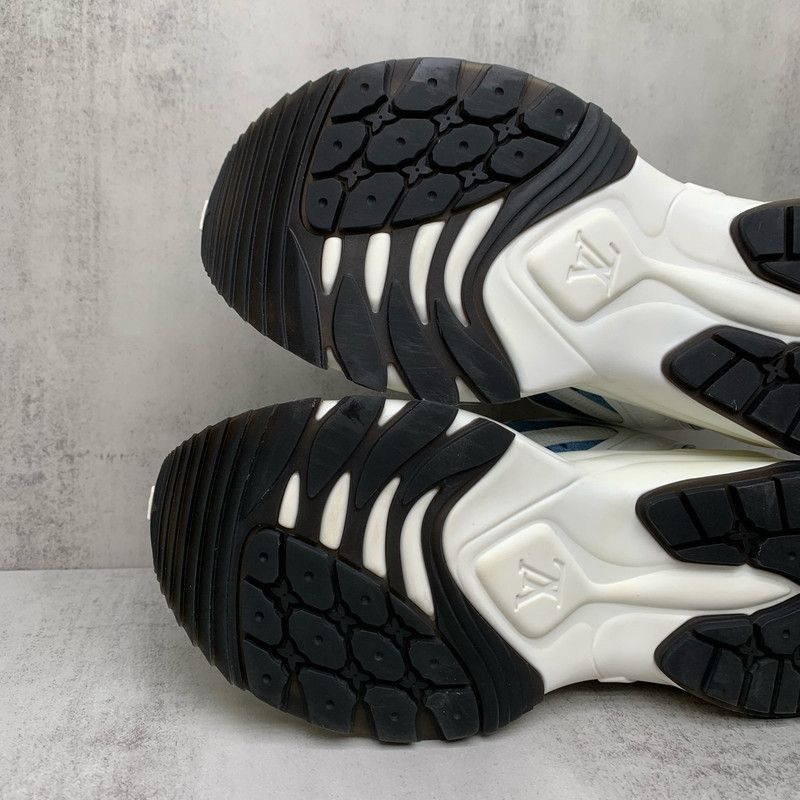 Louis Vuitton Louis Vuitton Run 55 Blue and White Sneakers 0079 Size US 4 / IT 34 - 8 Thumbnail