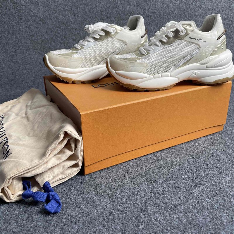 Louis Vuitton Louis Vuitton Run 55 Low Top Sneakers for Women 0079 Size US 7 / IT 37 - 6 Thumbnail