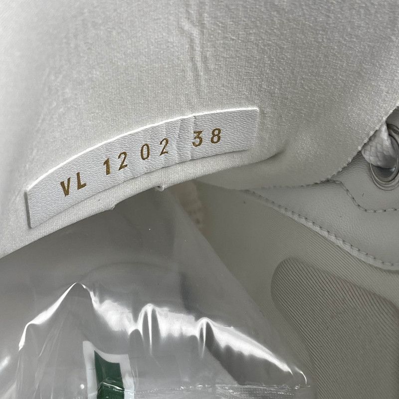 Louis Vuitton Louis Vuitton Run 55 Low Top Sneakers for Women 0079 Size US 7 / IT 37 - 5 Thumbnail