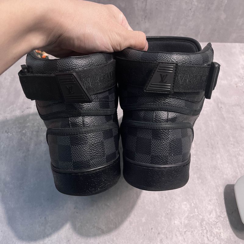Louis Vuitton Louis Vuitton Rivoli High-top Fashion Sneakers 0079 Size US 9 / IT 39 - 3 Thumbnail
