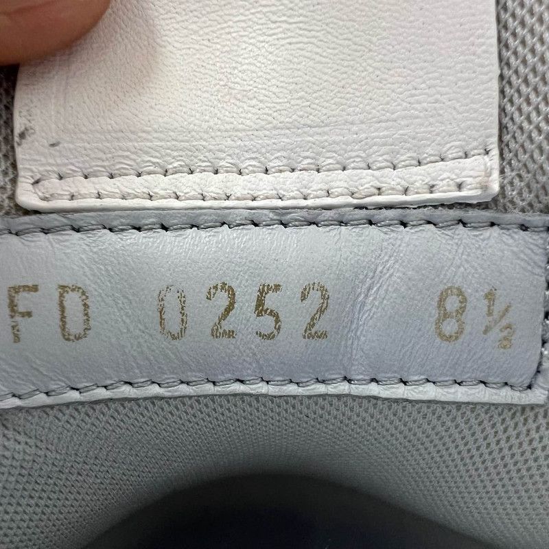 Louis Vuitton Louis Vuitton Trainer Low Top Sneakers in White 0079 Size US 10 / IT 40 - 5 Thumbnail