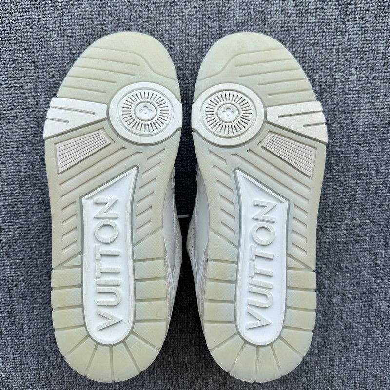 Louis Vuitton Louis Vuitton Trainer Low-Top Sneaker in White 0079 Size US 7 / IT 37 - 4 Thumbnail