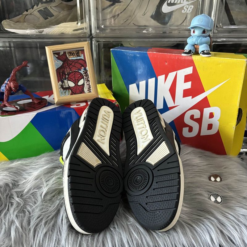 Louis Vuitton Louis Vuitton Low-Top Basketball Sneakers in Black and White 0079 Size US 8 / IT 38 - 4 Thumbnail