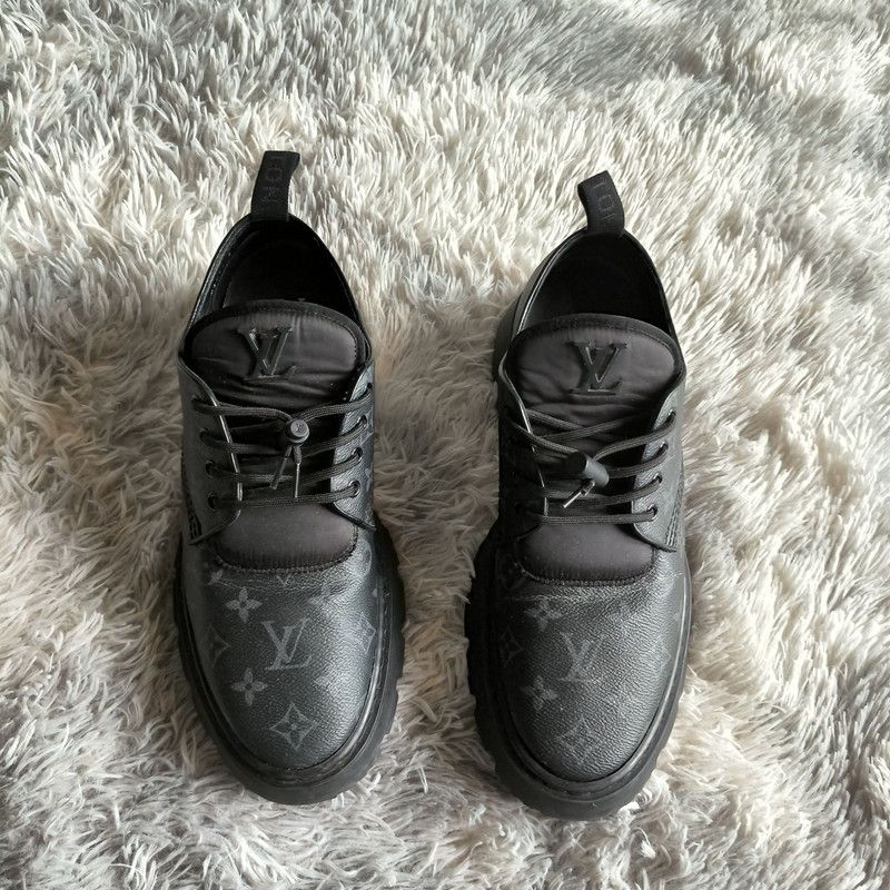Louis Vuitton Louis Vuitton Black Logo Casual Platform Sneakers 0079 Size US 10 / EU 43 - 2 Thumbnail