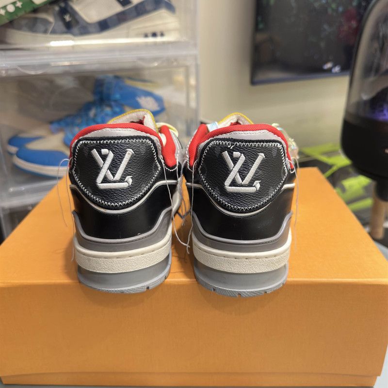 Louis Vuitton Louis Vuitton Elegant Art Low-top Fashion Sneakers 0079 Size US 7 / IT 37 - 3 Thumbnail