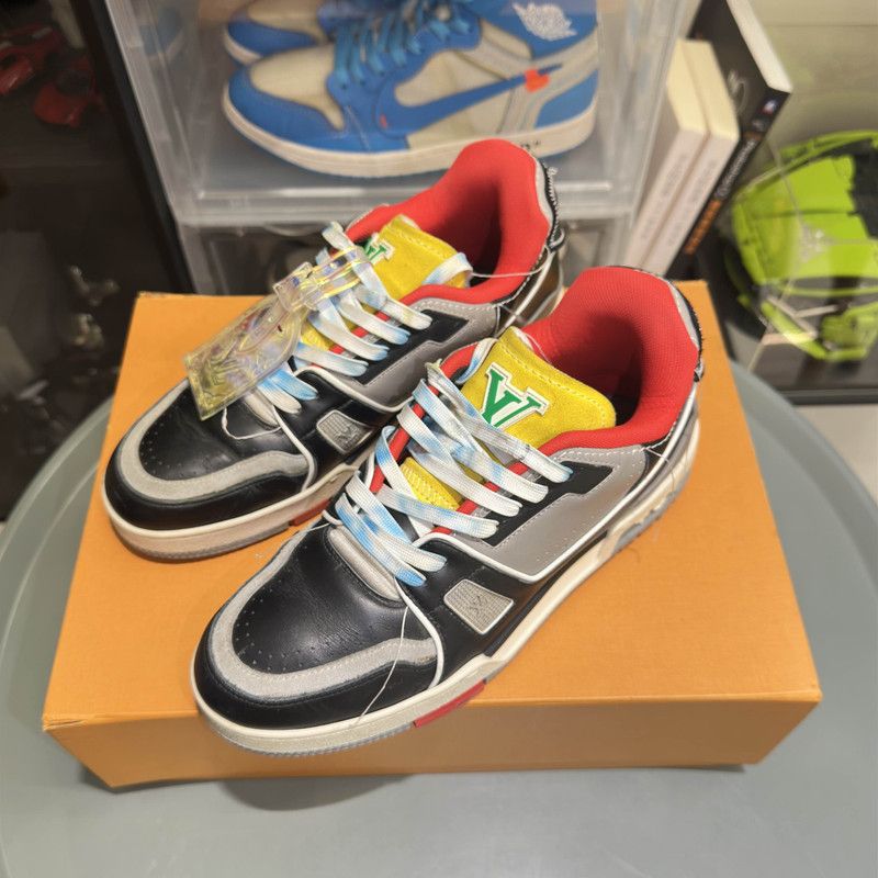 Louis Vuitton Louis Vuitton Elegant Art Low-top Fashion Sneakers 0079 Size US 7 / IT 37 - 7 Thumbnail