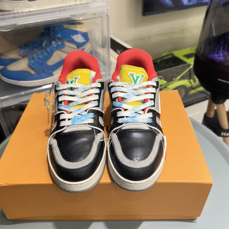 Louis Vuitton Louis Vuitton Elegant Art Low-top Fashion Sneakers 0079 Size US 7 / IT 37 - 2 Thumbnail