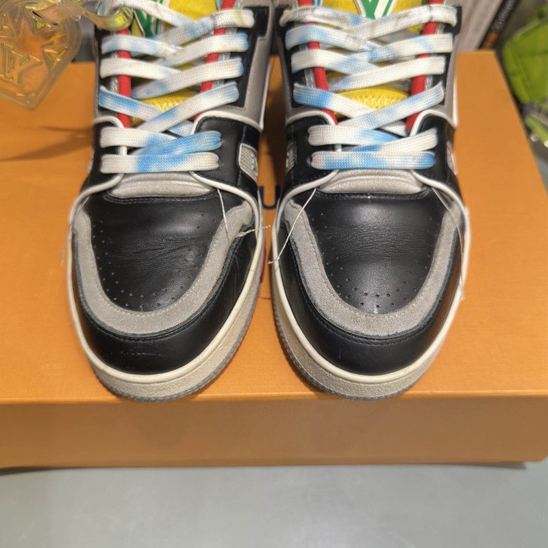 Louis Vuitton Louis Vuitton Elegant Art Low-top Fashion Sneakers 0079 Size US 7 / IT 37 - 9 Thumbnail