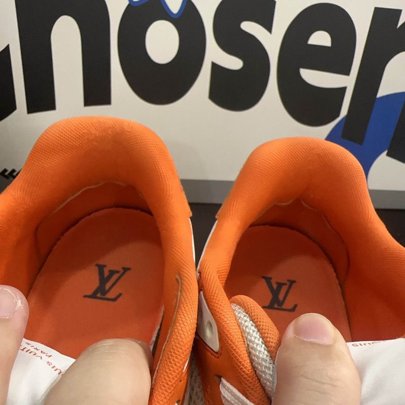 Louis Vuitton Louis Vuitton Signature Pattern Low-Top Sneakers 0079 Size US 10 / IT 40 - 9 Thumbnail