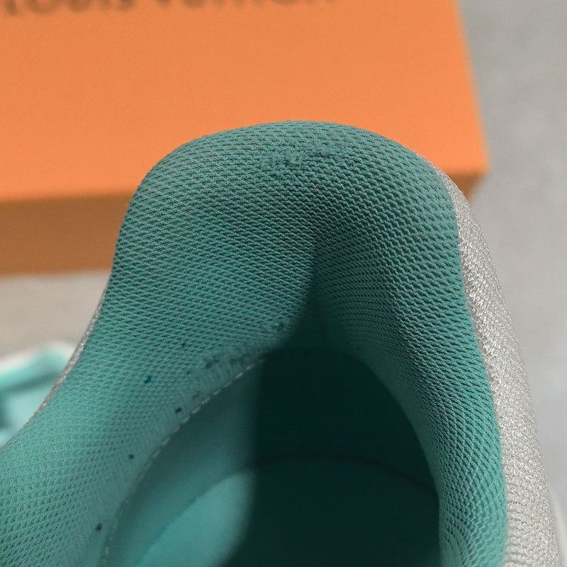 Louis Vuitton Louis Vuitton Trainer Low Top Sneakers in Tiffany Green 0079 Size US 10 / IT 40 - 9 Thumbnail