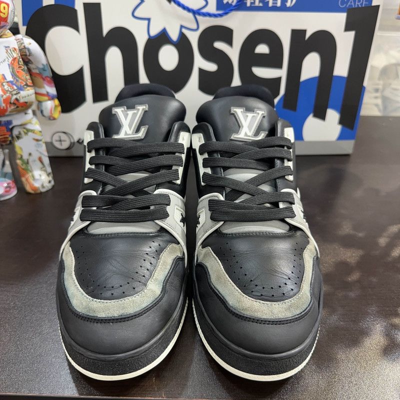 Louis Vuitton Louis Vuitton Black Trainer Sneakers for Men 0079 Size US 10 / IT 40 - 2 Thumbnail