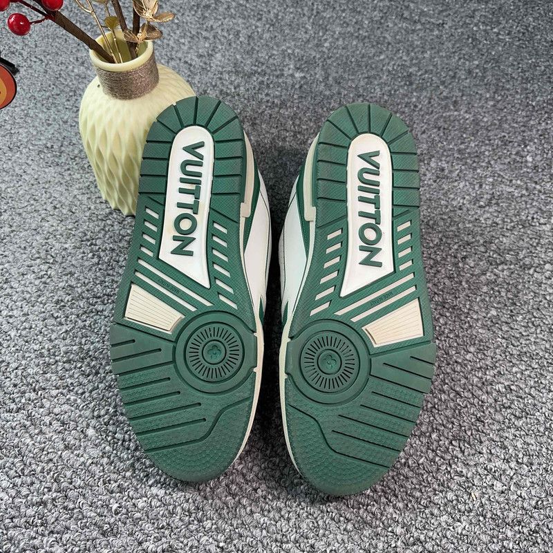 Louis Vuitton Louis Vuitton Trainer Casual Sneakers for Men 0079 Size US 9 / EU 42 - 4 Thumbnail