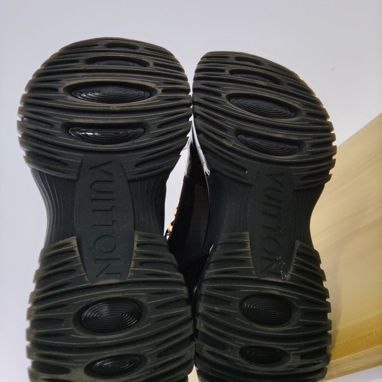 Louis Vuitton Louis Vuitton Run Away Casual Sneakers for Men 0079 Size US 9 / IT 39 - 4 Thumbnail